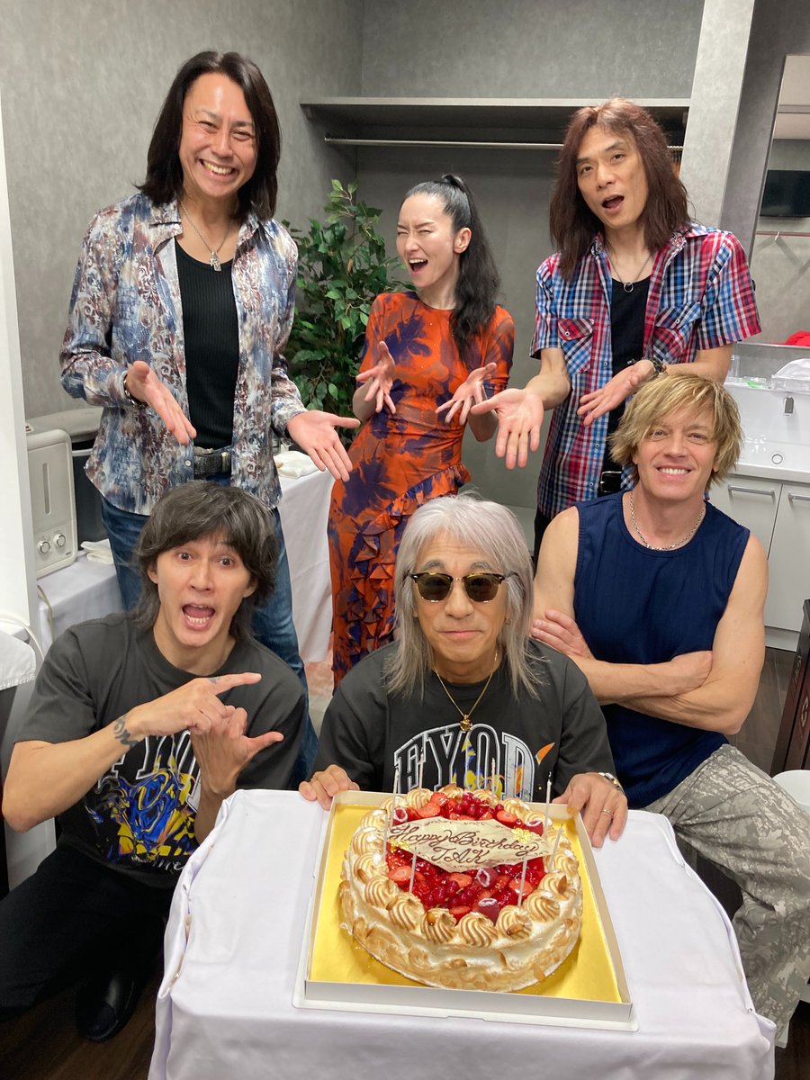 B'z乐队TAK成员生日官帖热传 B'z乐队TAK成员生日官帖热传