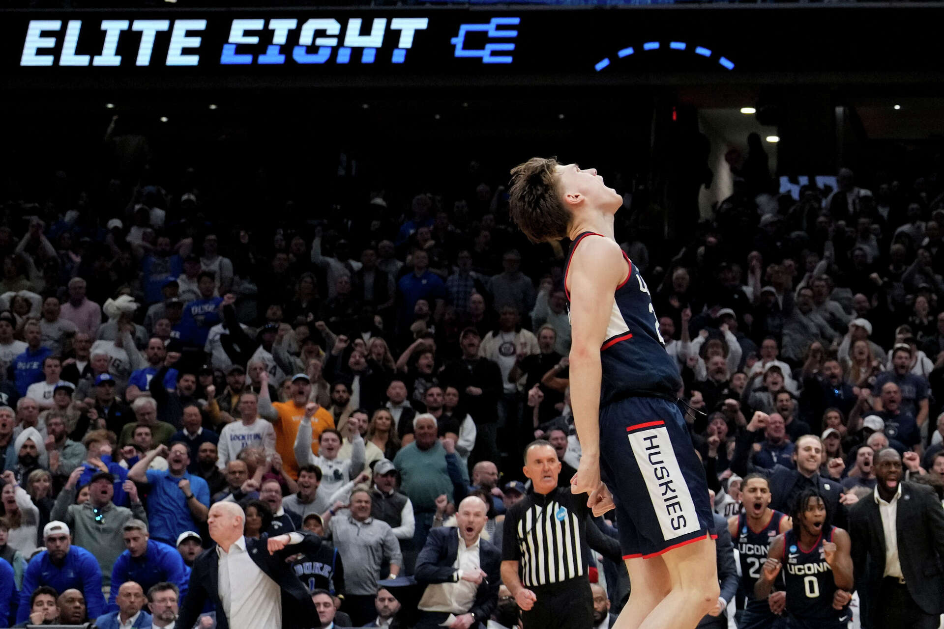 Braylon Mullins' buzzer-beater lifts UConn to win over Duke