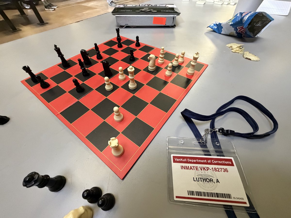 詹姆斯·古恩X上发布的《Man of Tomorrow》片场照