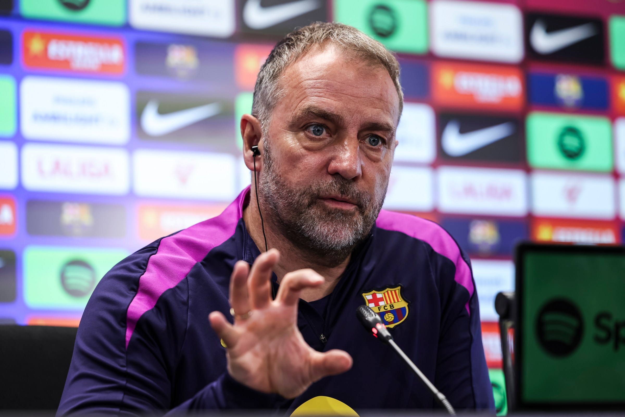 Hansi Flick sends message to Barcelona players about Atlético Madrid pitch  before crunch La Liga clash | Barca Blaugranes