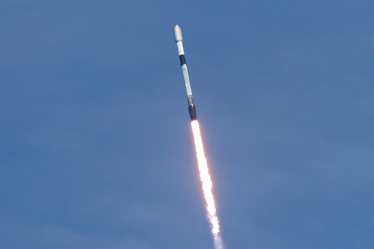 SpaceX Falcon 9第600次着陆瞬间