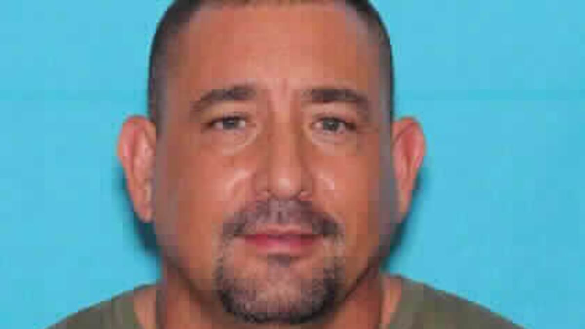 Missing nuclear official becomes TENTH person tied to dark pattern  surrounding US secrets | Daily Mail Online