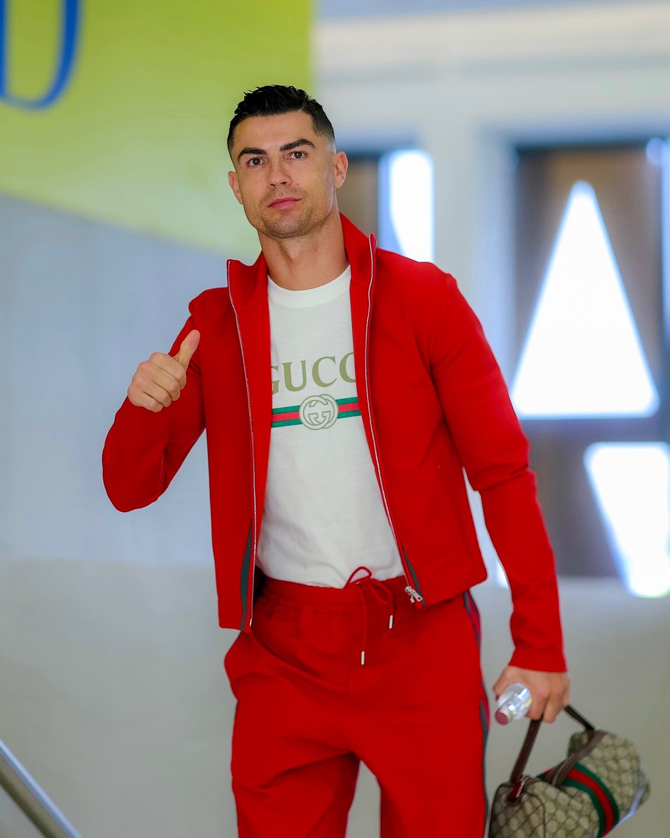 C罗神秘表情帖文配图