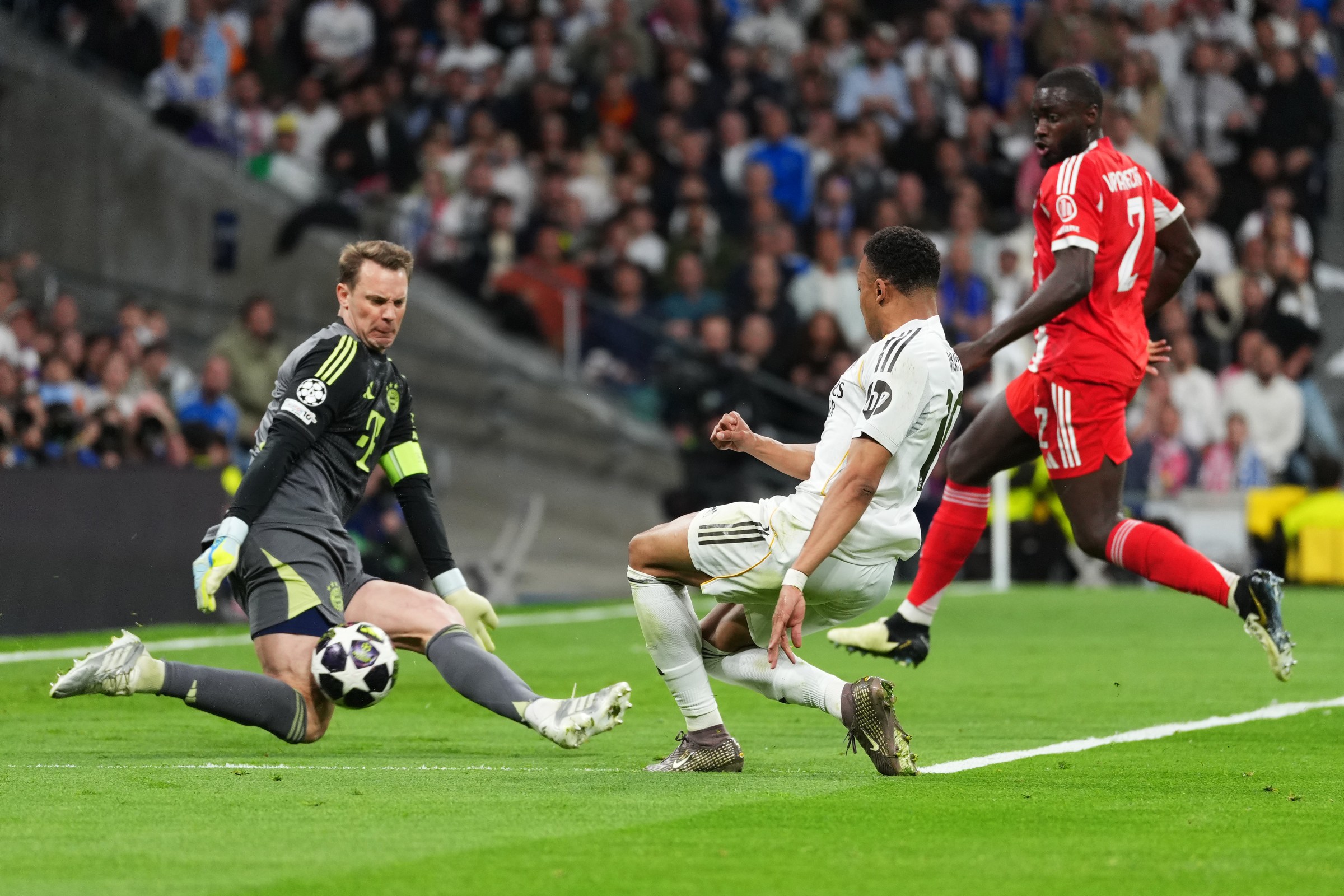 Manuel Neuer proves age is just a number following MOTM display vs Real |  Bavarian Football Works