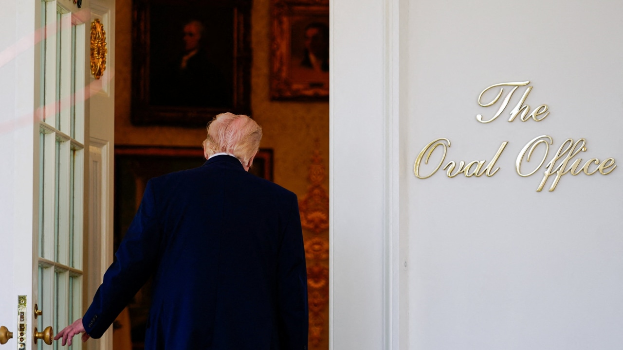 Exclusive | Trump Promises Mass Pardons to Staff Before Leaving Office - WSJ