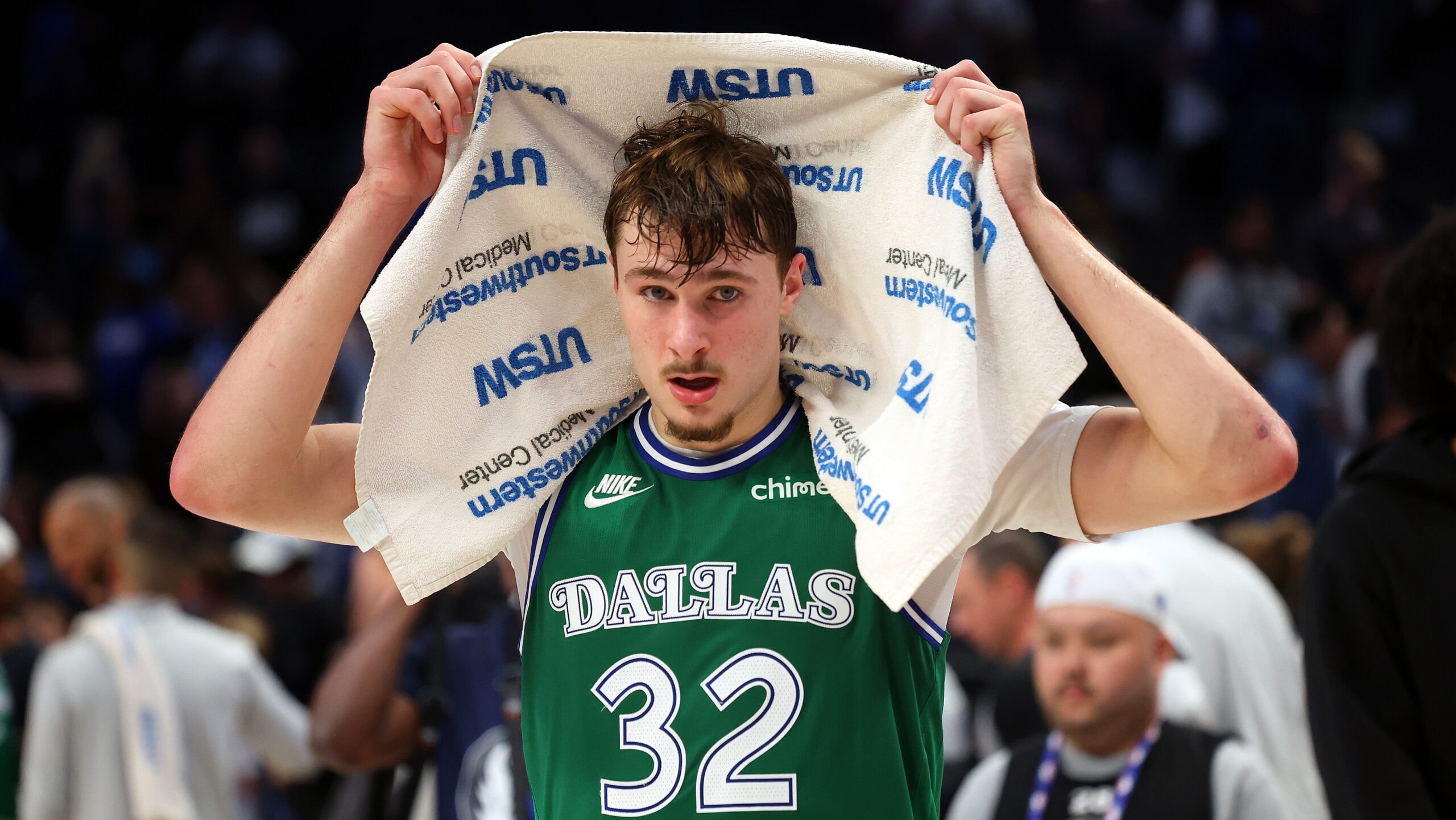 惊天51分封神！19岁库珀·弗拉格改写NBA历史 首位青少年单场50+先生诞生