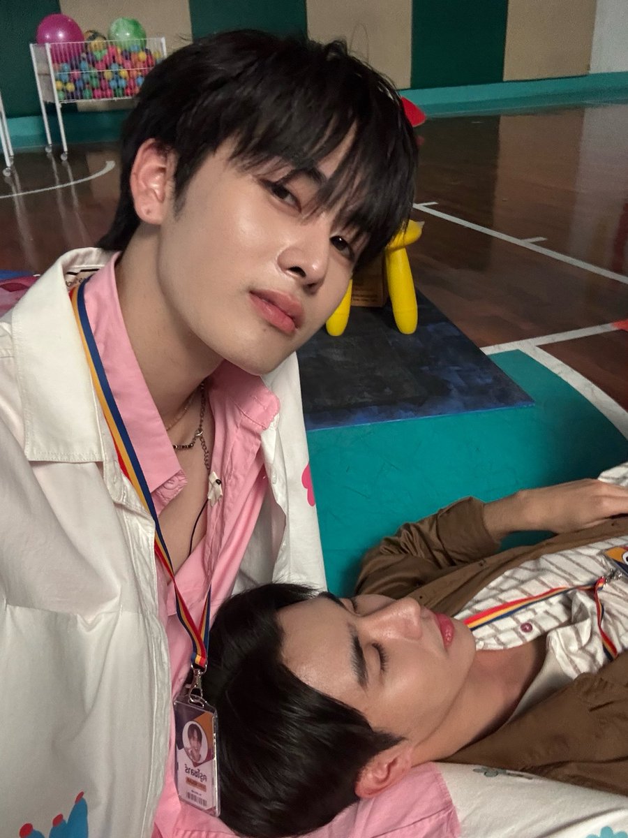 Santapp与Perthppe甜蜜互动照