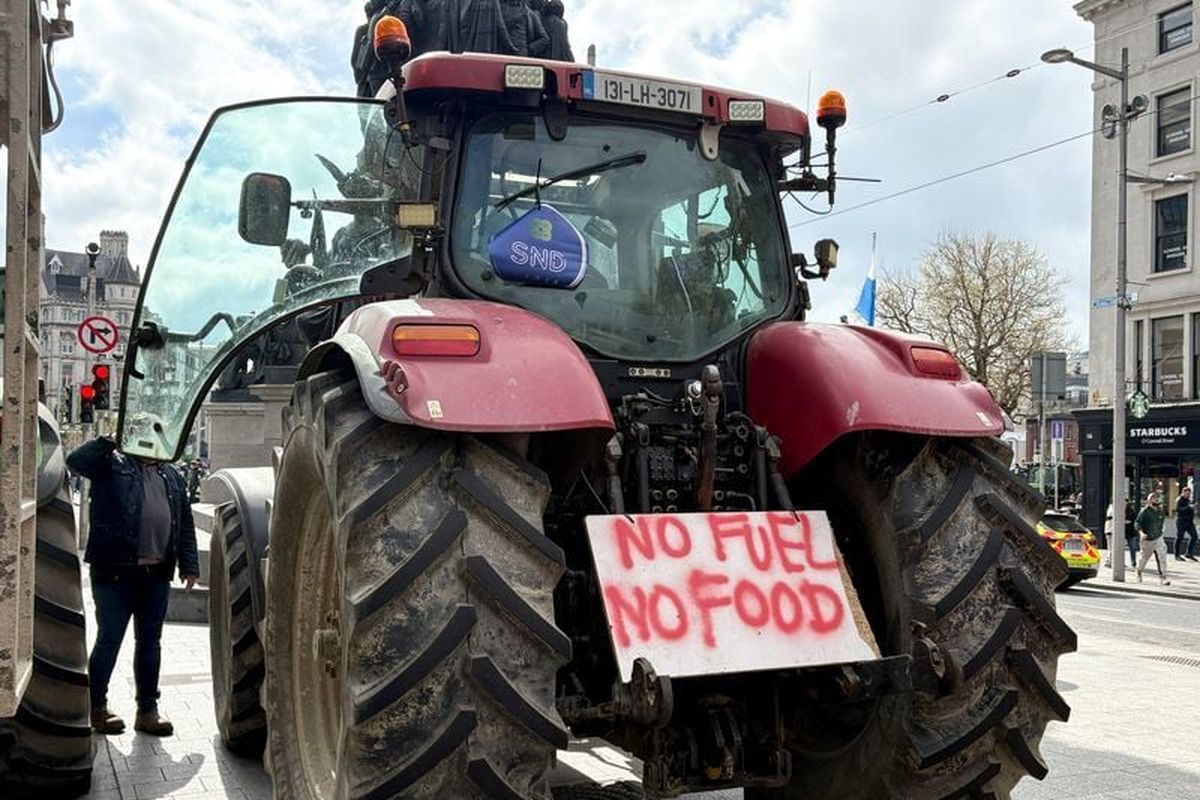 Irish police clear blockades as Dublin acts to soften fuel price blow