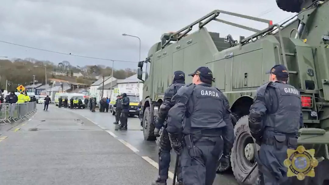 Irish police clear blockades as Dublin acts to soften fuel price blow |  Reuters