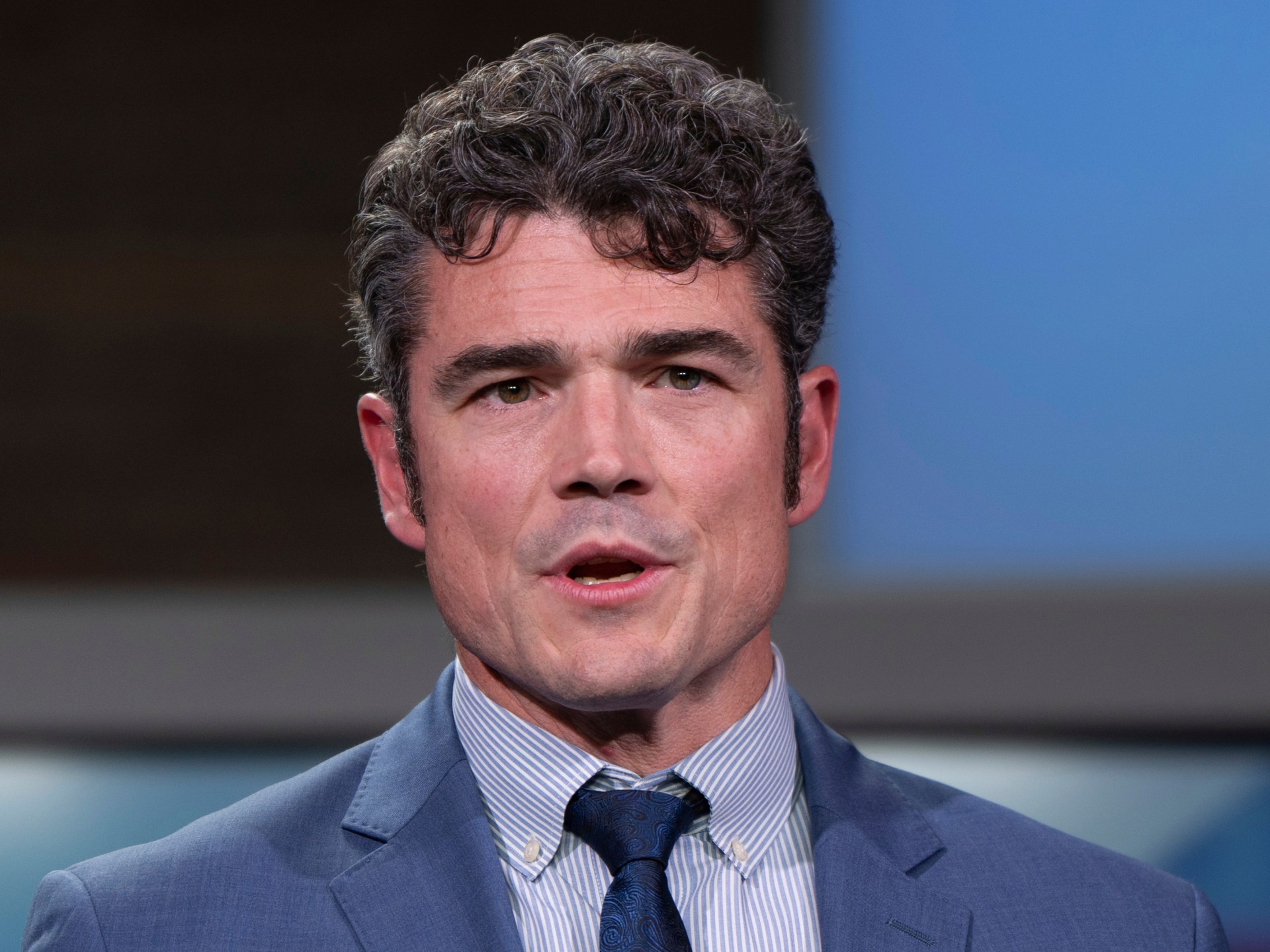 特朗普伊朗决策博弈：前反恐主管Joe Kent呼吁反对地面部队部署