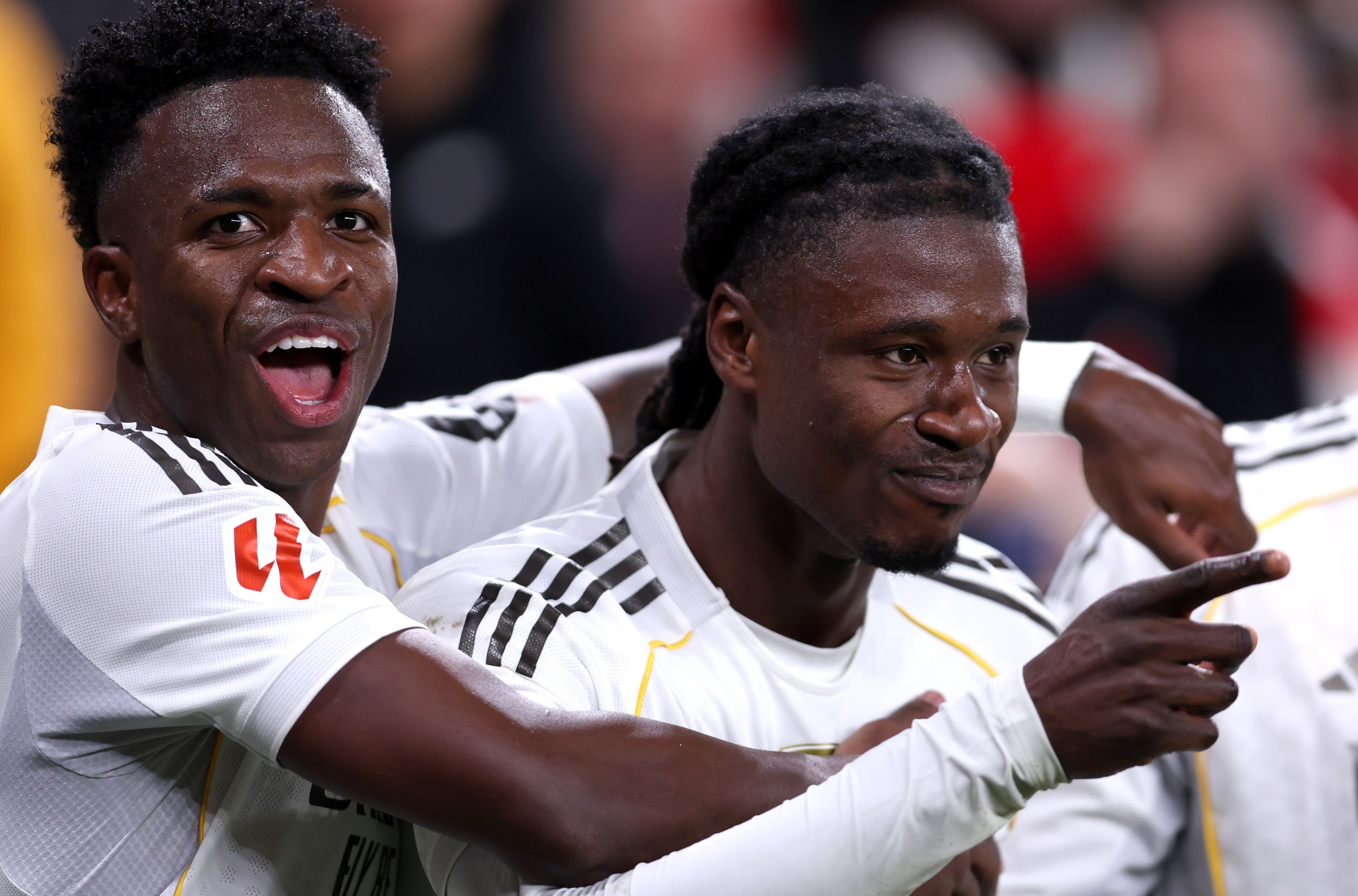 惊天队魂力挺！卡马文加ESPN霸气护航维尼修斯：他是“伟大的人”，激情就是武器