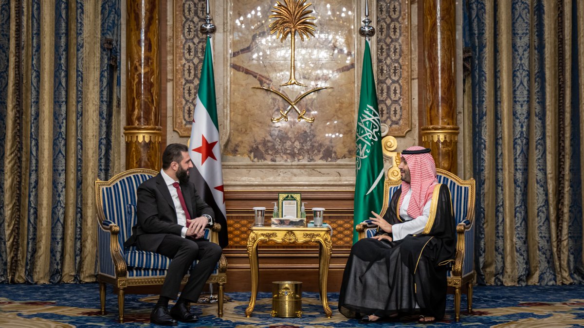 叙利亚总统艾哈迈德·沙拉感谢沙特王储穆罕默德·本·萨勒曼并讨论区域合作（会晤现场照片）