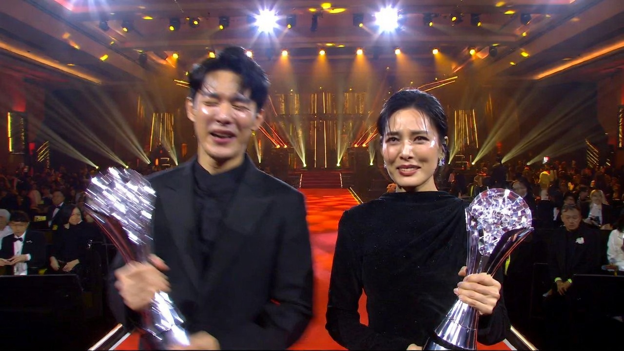 KengNamping九娱奖2026闪耀双加冕？！“我们的日子终于来了”，这对泰圈CP把全场哭成泪海？