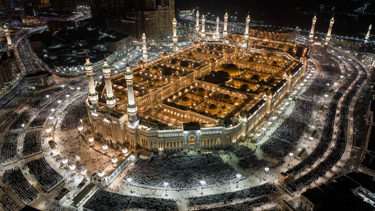 斋月27夜麦加清真寺爆满超百万祈祷者