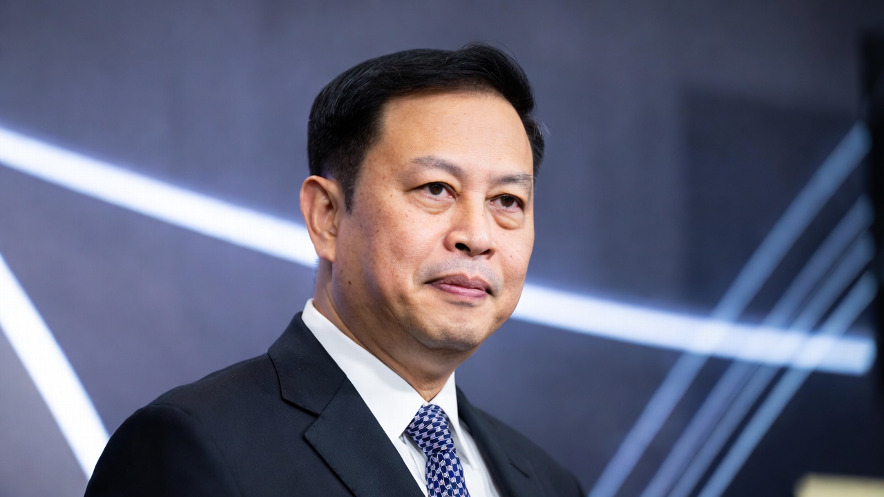 泰国总理安努廷议会连任：保守派权力巩固与能源危机的多方博弈