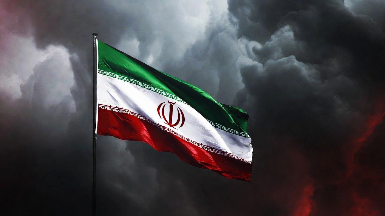 伊朗总统悼念多名官员遇刺身亡