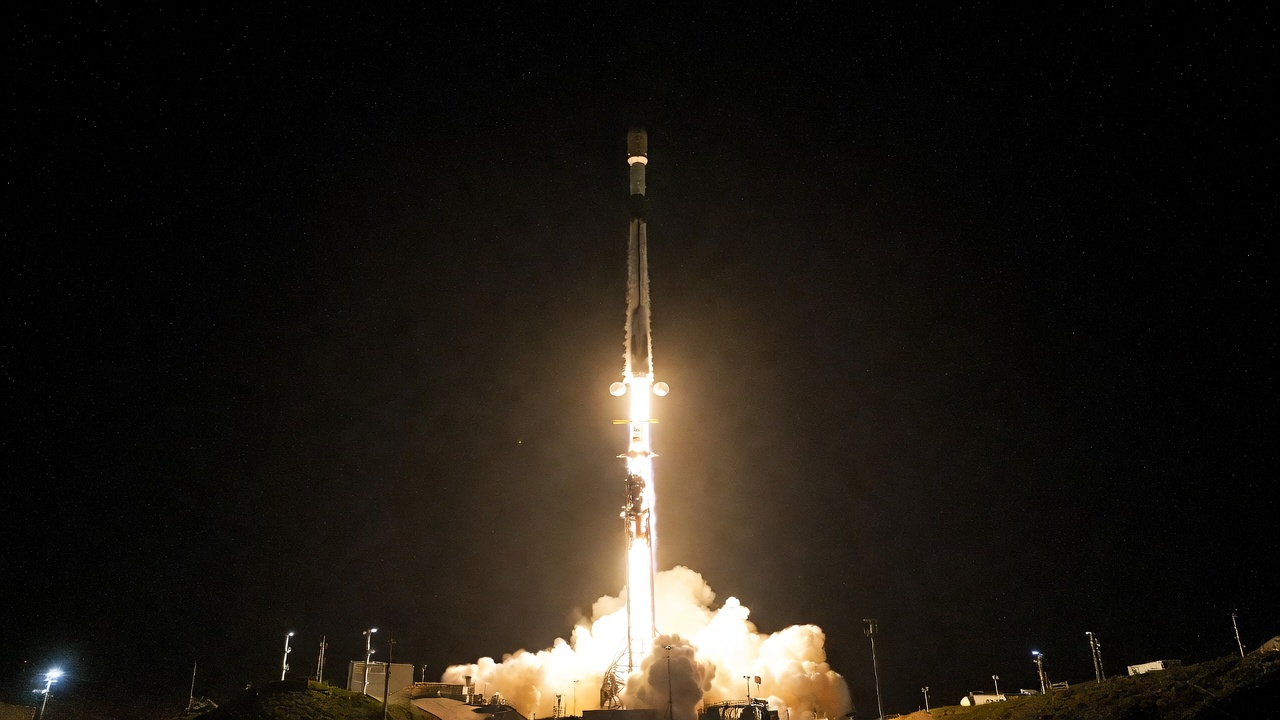 SpaceX猎鹰9成功发射25颗Starlink卫星